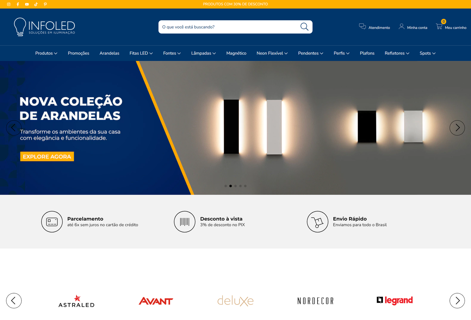 Página inicial da loja virtual INFOLED, com banner da nova coleção de arandelas, menu de categorias e benefícios de parcelamento, desconto à vista e envio.